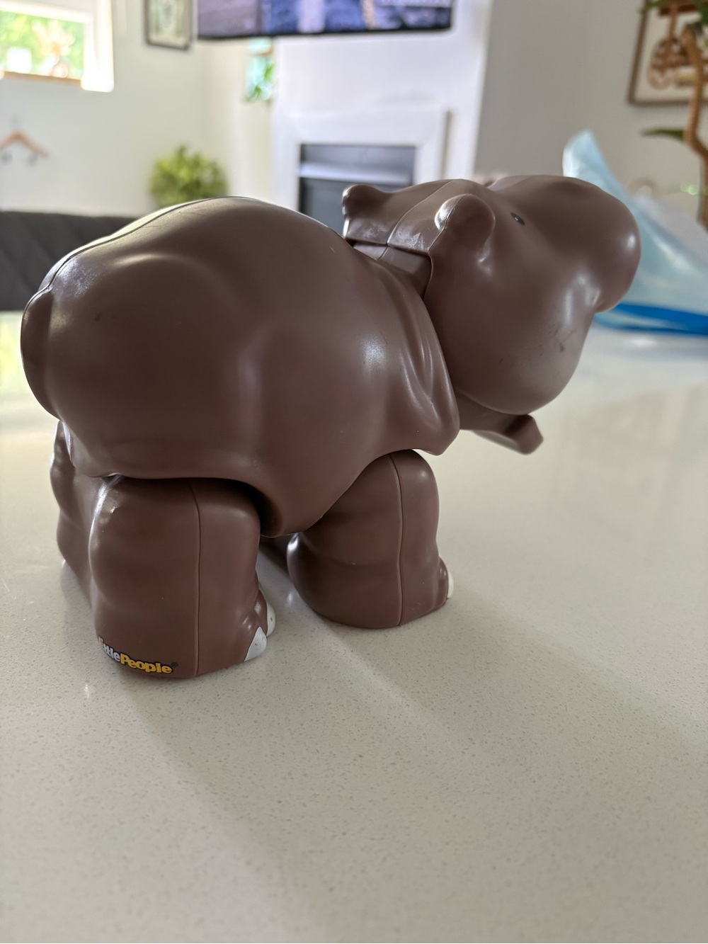 Fisher-Price Little People Big Hippo – Interactive Sounds & Noises! - Picture 2 of 3